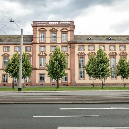 Zentrum Mit Netflix Direkt An Uni Und Schloss מאנהיים